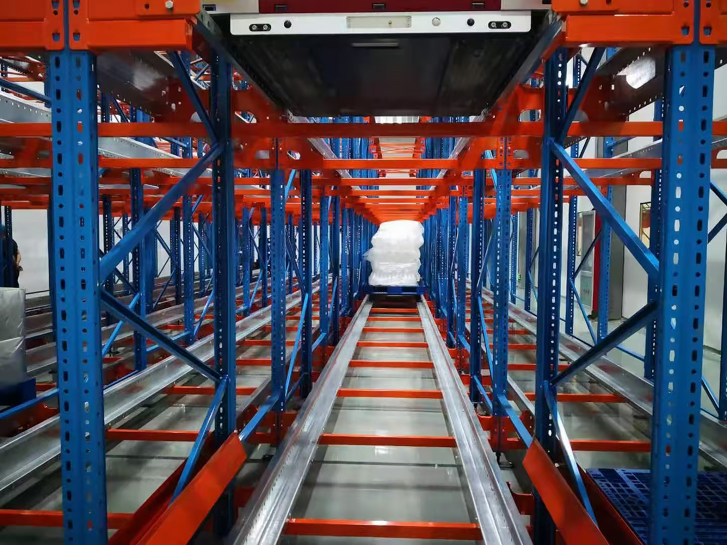 穿梭式貨架 內(nèi)容圖.jpg